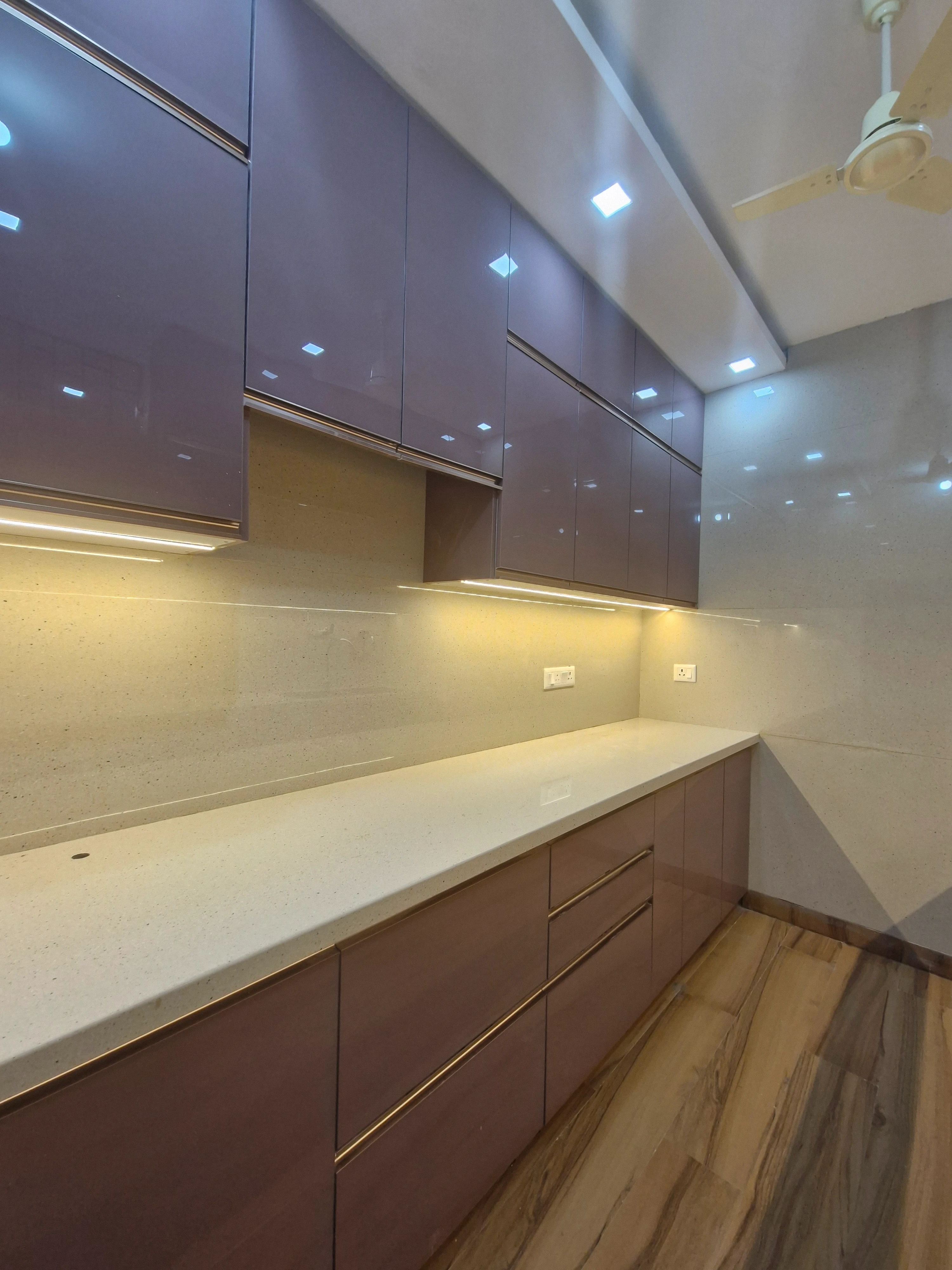 Minimalist White Modular Kitchen